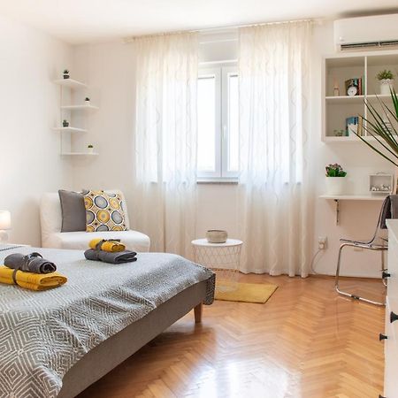 Apartment Dorrea Pula Eksteriør billede