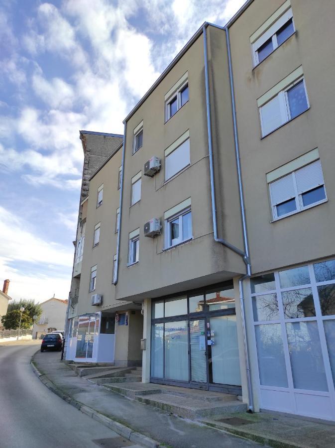 Apartment Dorrea Pula Eksteriør billede