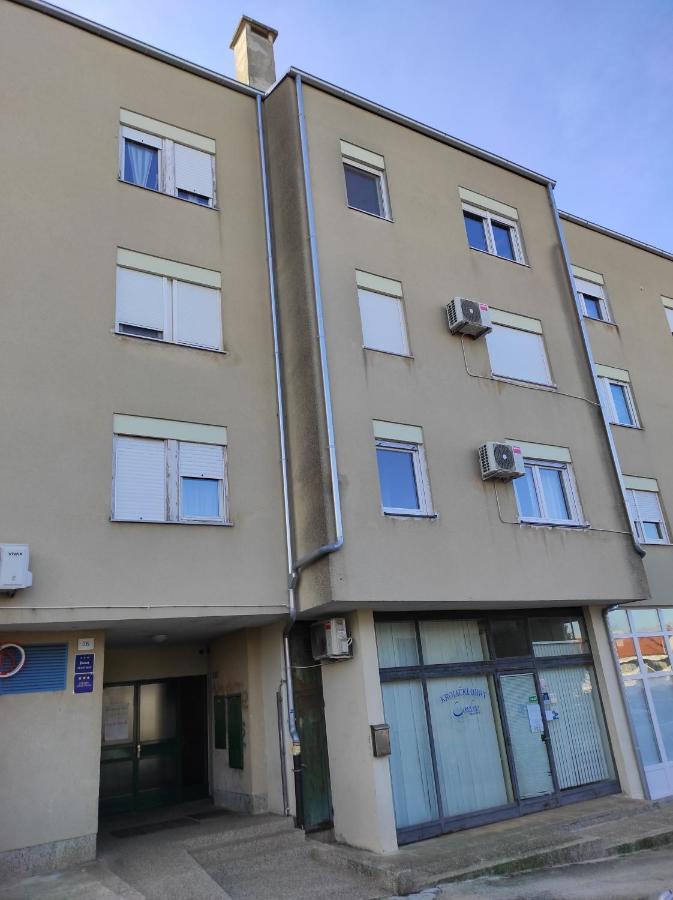 Apartment Dorrea Pula Eksteriør billede