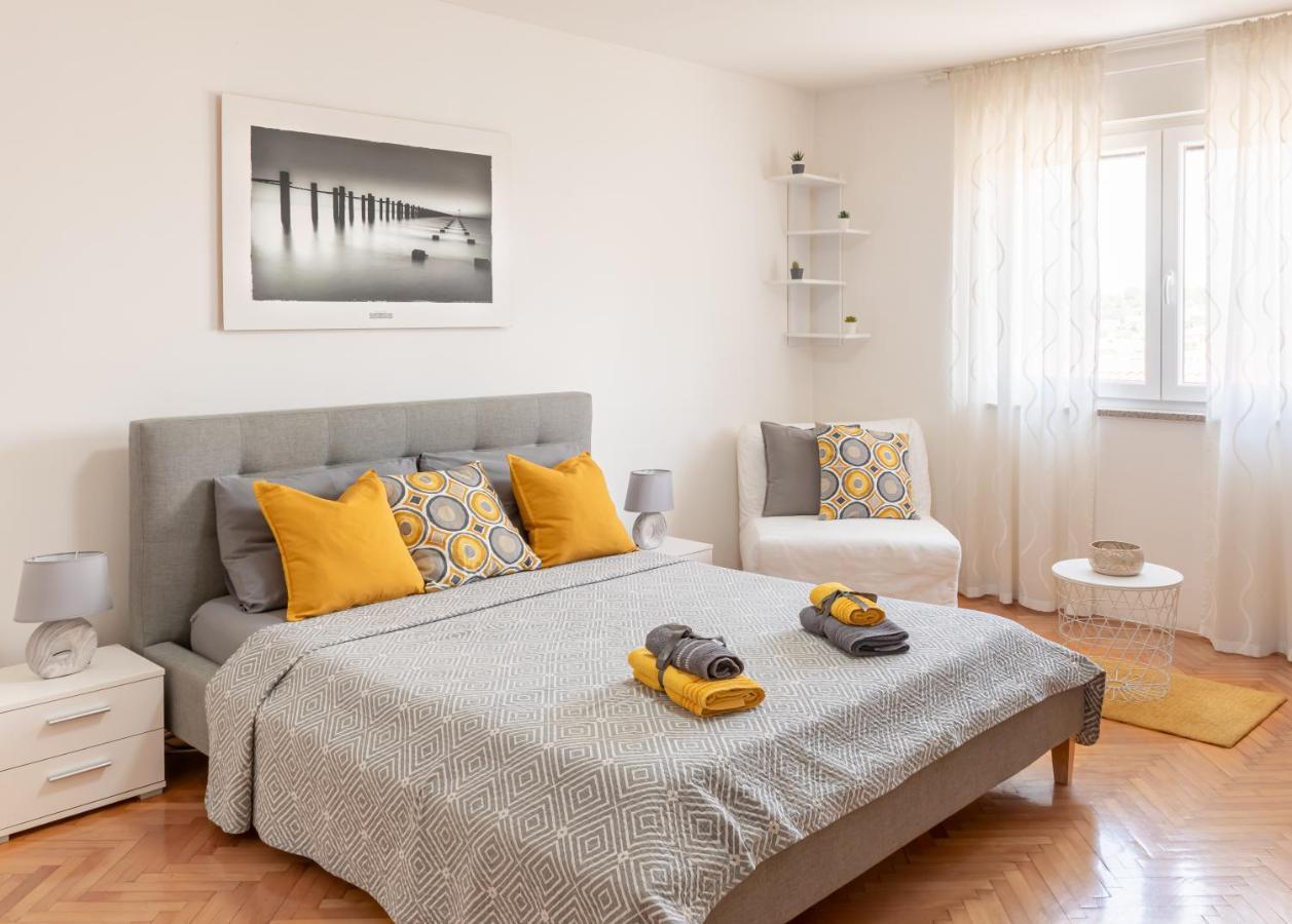 Apartment Dorrea Pula Eksteriør billede