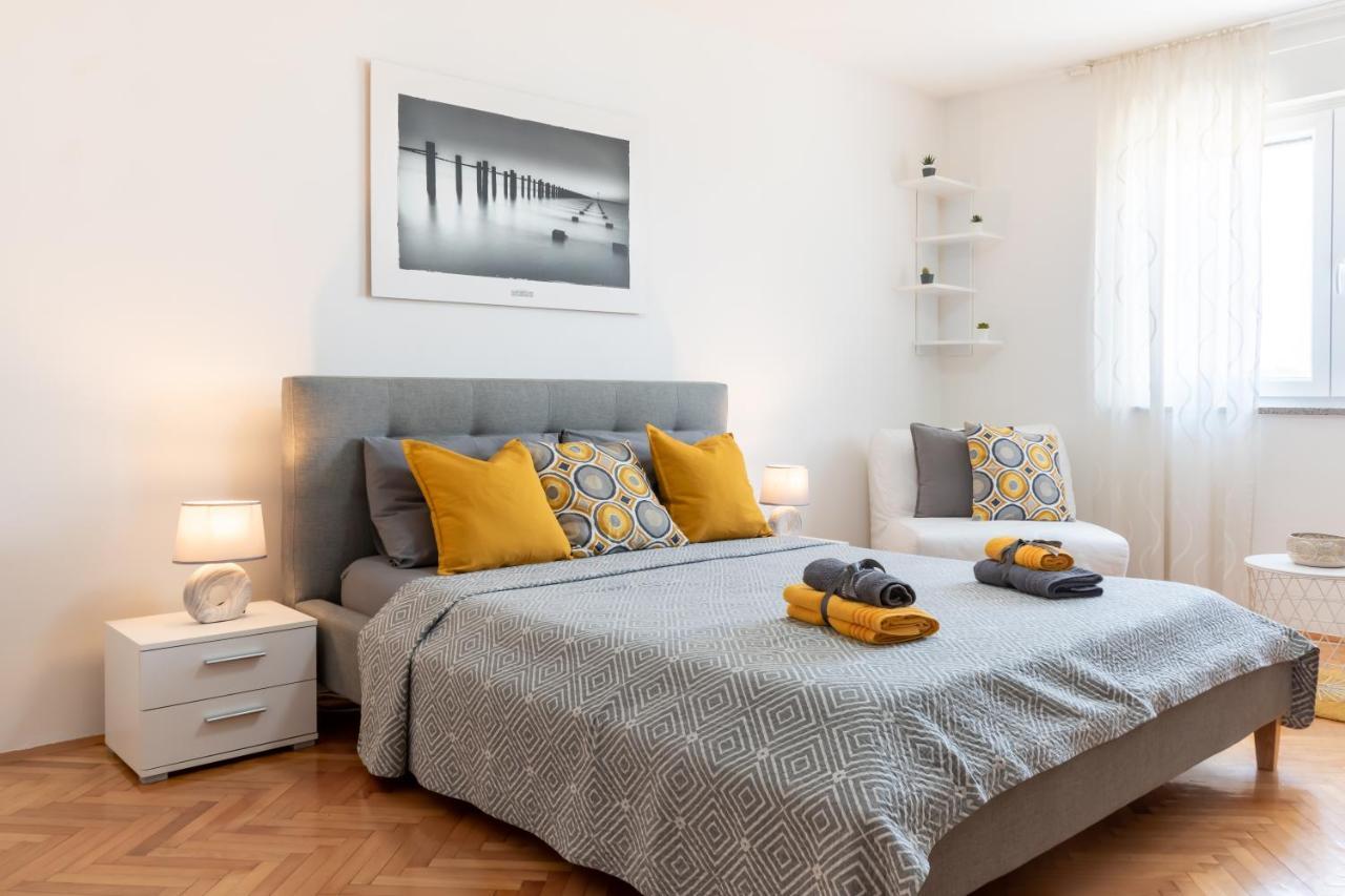 Apartment Dorrea Pula Eksteriør billede