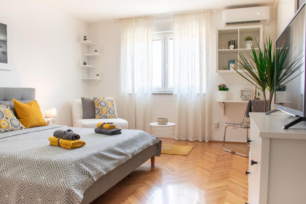 Apartment Dorrea Pula Eksteriør billede